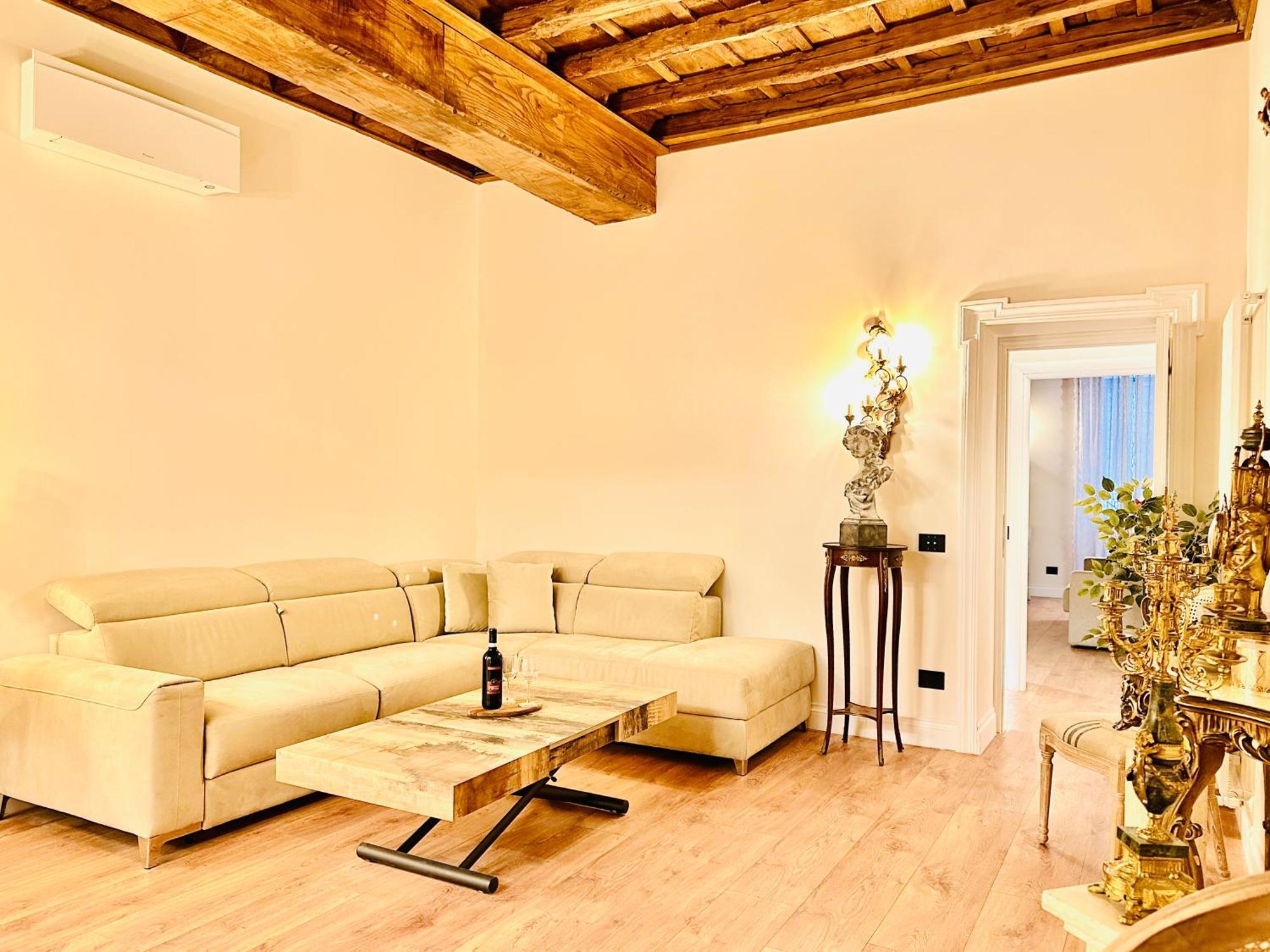 Trevi Fountain Elegant Apartment *